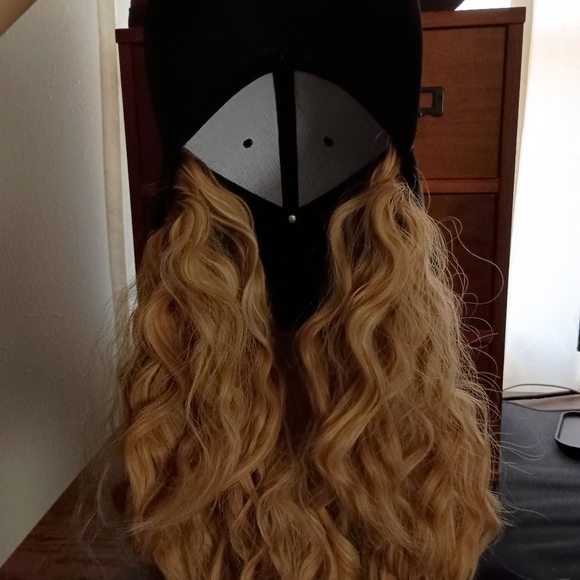 Women Short Wavy Hair Adjustable Baseball Hat/wig - Picture 7 of 8